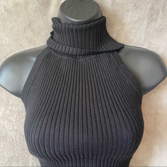 Windsor Black Open Back Sleeveless Turtleneck Sweater - Picture 11 of 13